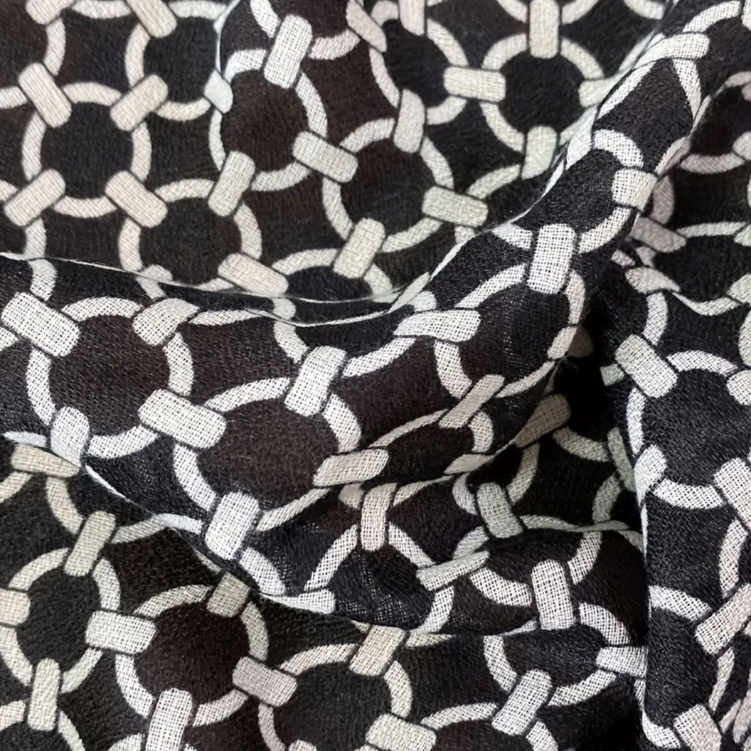 Classic Printed Shawl/Scarf - Black & White