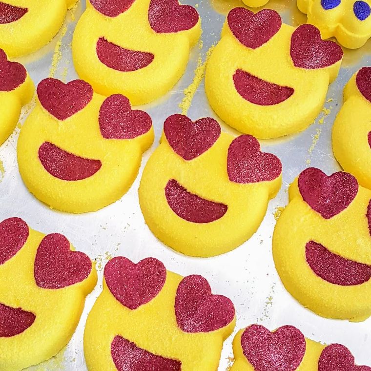 Bath Bomb - Heart Emoji